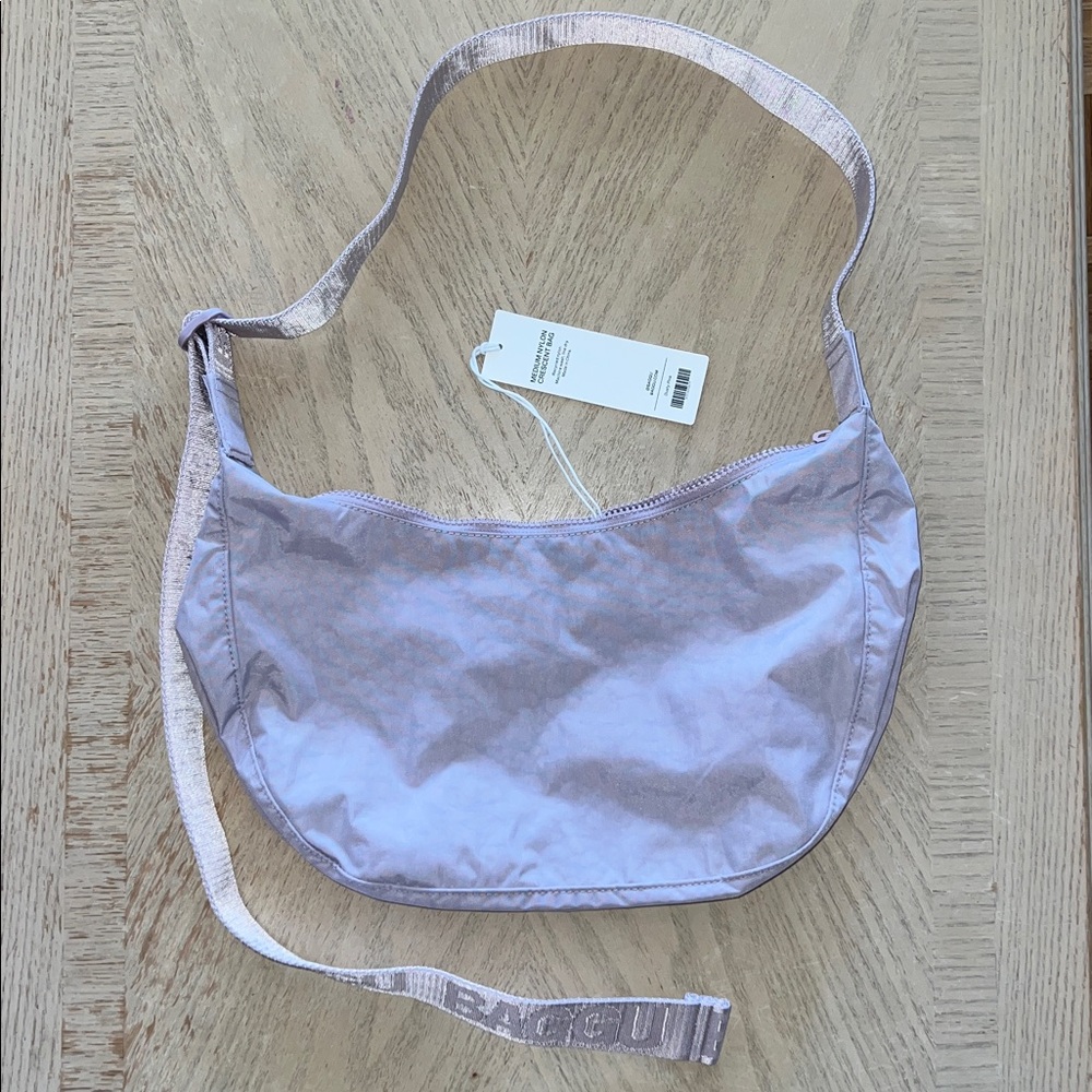 BAGGU Medium Crescent in Dusty Pink